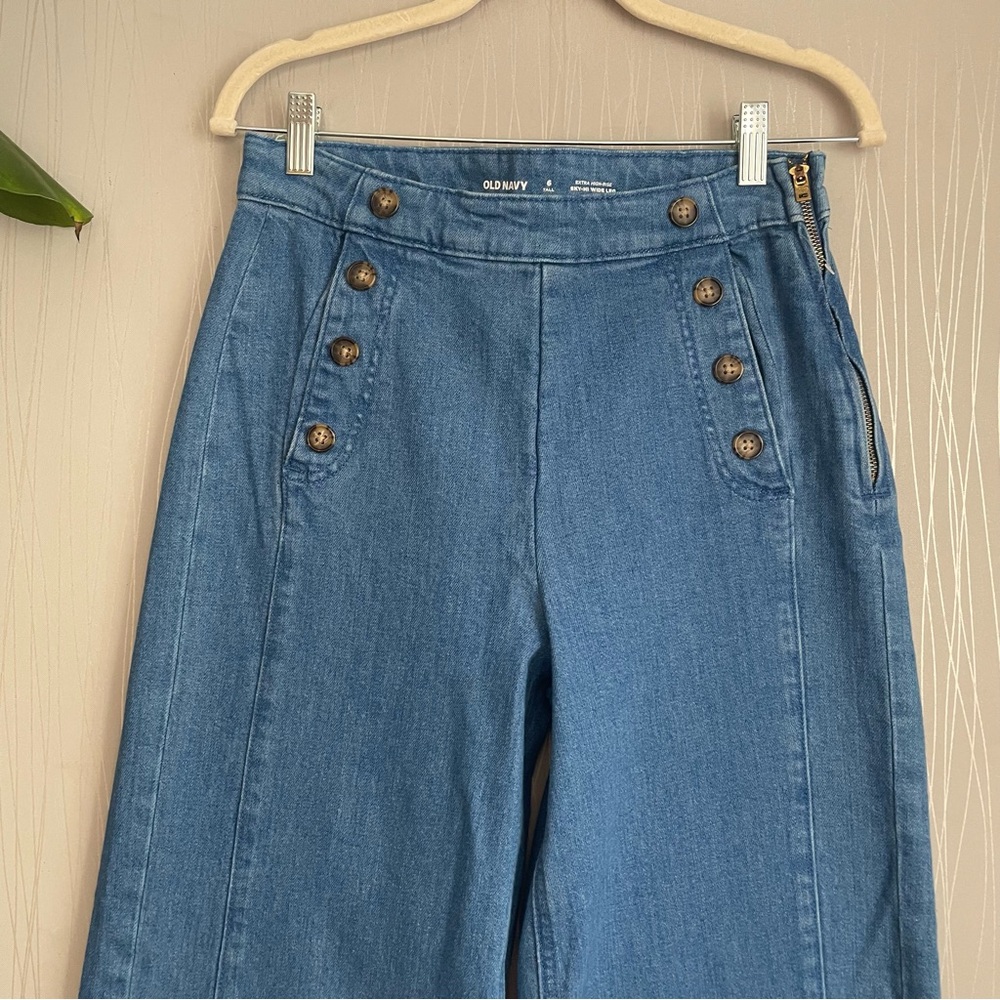 Old Navy Denim Button-Accent Wide Leg Jeans - Picture 2 of 10